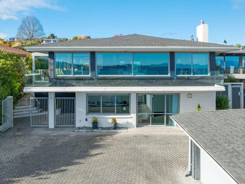 174 Lake Terrace, Hilltop
