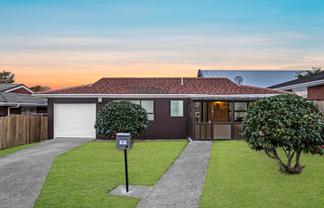 10 Tate Grove, Half Moon Bay