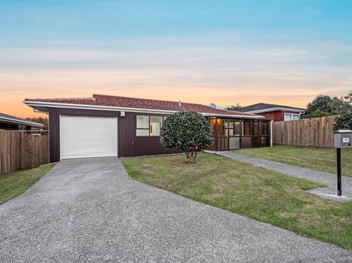 10 Tate Grove, Half Moon Bay