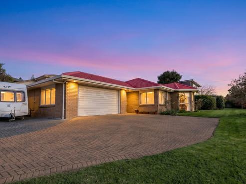 1 Cobbe Place, Westbrook