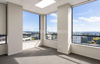 COST-EFFECTIVE OFFICE WITH CITY VIEWS