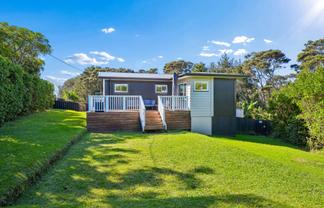15  Blacks Road, Greenhithe