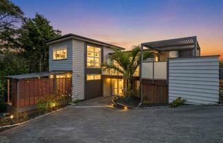 15  Blacks Road, Greenhithe
