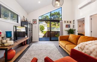 51 Jackson Street, Island Bay