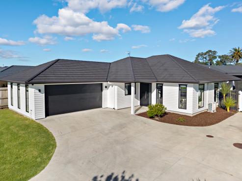 8 Opouatu Avenue, Glenbrook
