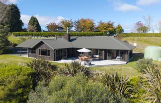 11 Dalmore Way, Acacia Bay