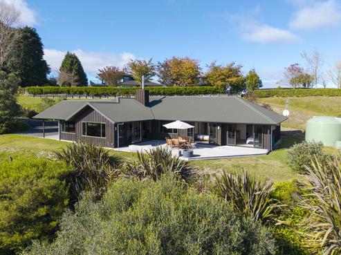11 Dalmore Way, Acacia Bay