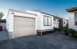 17D  Puhinui Road, Manukau