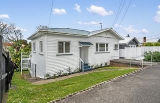 35 Premier Avenue, Point Chevalier