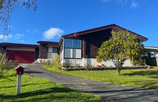 12 Wairata Place, Te Atatu South