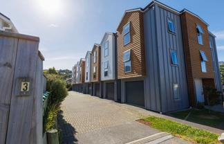 3/3 Rotoiti Street, Johnsonville