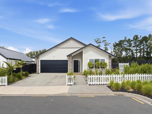 17 Smithson Street, Wainui