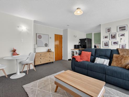 6/195 Waterloo Road, Central Hutt