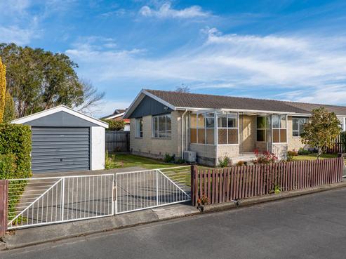 2/158 Highsted Road, Casebrook