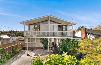 1/27 Kaipatiki Road, Glenfield