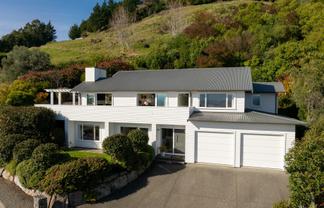24 Hillplough Heights, Richmond
