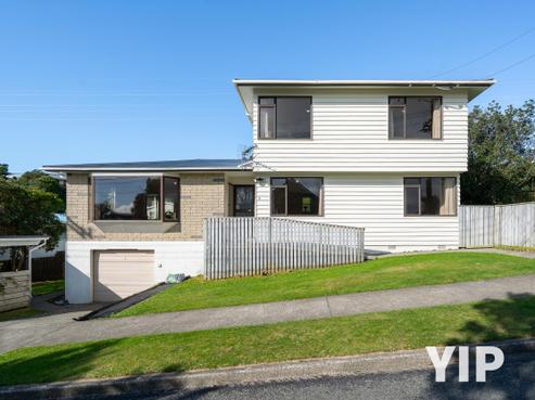2 Griffiths Grove, Newlands