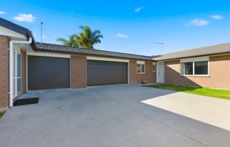 186 / 186a Ballintoy Park Drive, Welcome Bay