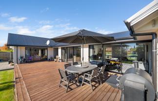 6 Spitfire Drive, Burleigh