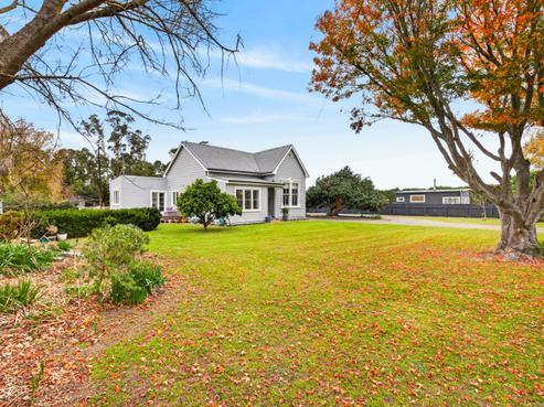 920 Park Road South, Longlands