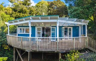 9 Causeway Road, Surfdale