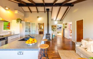 9 Causeway Road, Surfdale