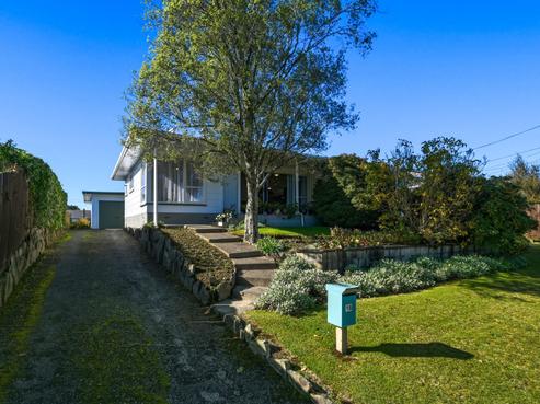 18 Alison Street, Mangakakahi