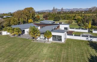25A Greenhaven Drive, Burwood