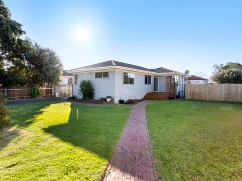13 Gibbons Road, Weymouth