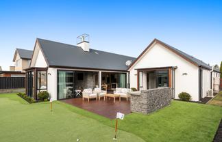 6 Waterstock Way, Parklands