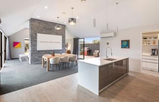 6 Waterstock Way, Parklands