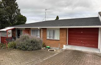 25B Cedar Grove, Matua