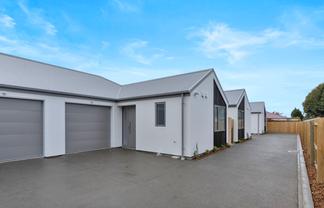 2/206 Racecourse Road, Sockburn