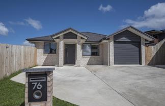 76 Pebble Beach Boulevard, Kamo