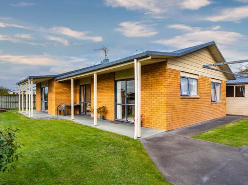 8A Brian Bary Street, Redwoodtown