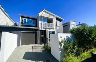 39 Sanremo Lane, Stanmore Bay