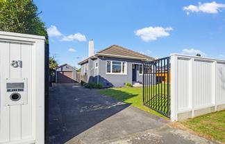 81 Guy Ave, Takaro