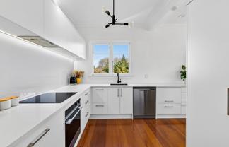 131 Main Road, Clive