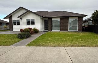17 Hills View Drive, Papamoa