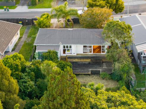 18 Chorley Avenue, Massey