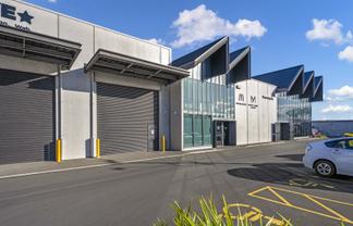 Modern industrial facility - move in today