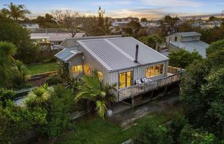 2/13A Eskdale Road, Birkdale