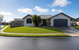 83 Saint James drive, Huntington