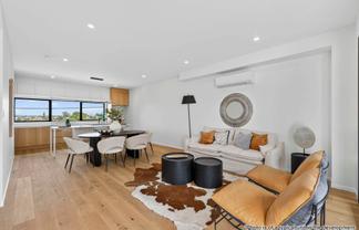 2/ 6 Riddell Road, Glendowie