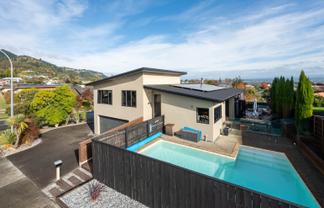 1 Olympus Way, Richmond