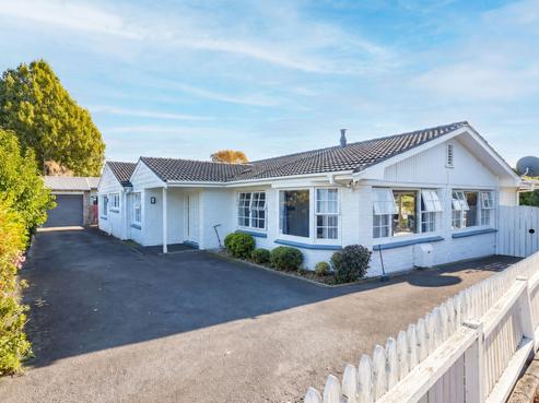 104 Poaka Avenue, Dinsdale