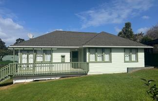4/331 Royal Road, Massey