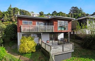 4 Wye Street, Island Bay