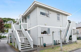 5/139 Queens Drive, Lyall Bay