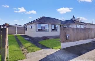 22 Brookes Terrace, Waitara